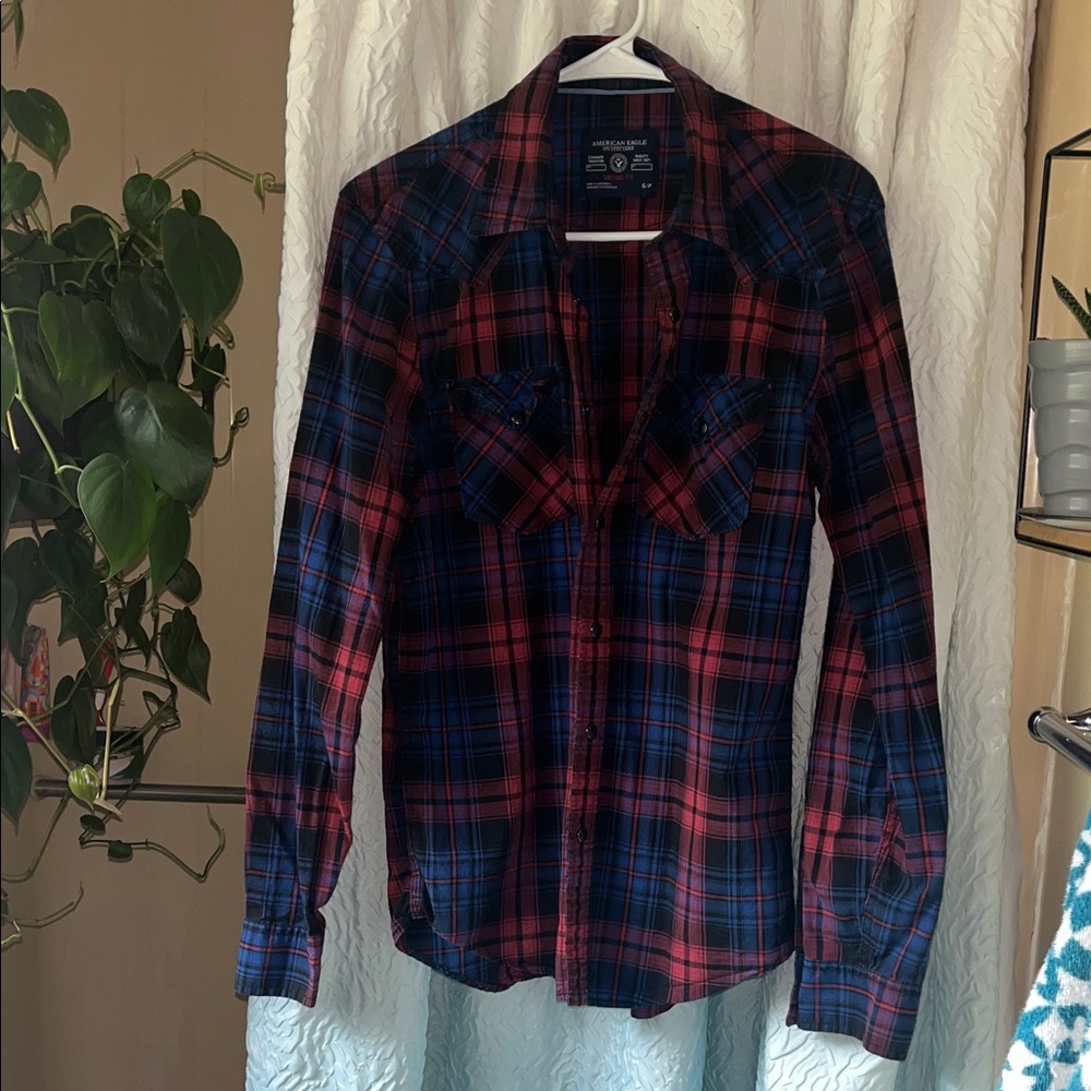 American Eagle Outfitters Red and Blue Plaid Shirt